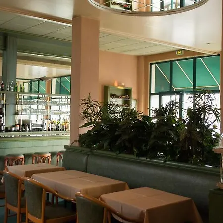 De Flandre Centre-ville Hotel 2*